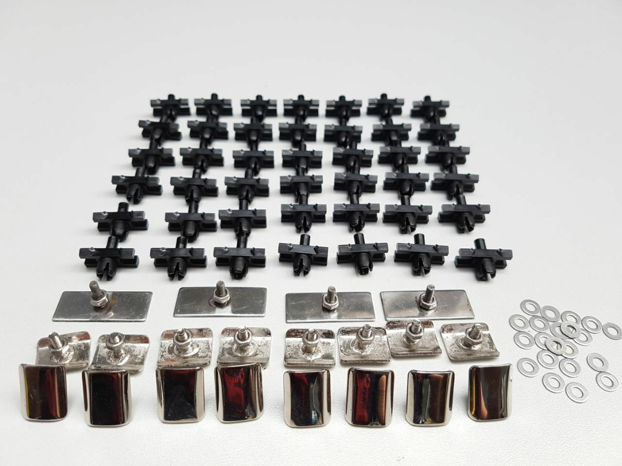Attachment kit for upper circumferential trim (beltline) BMW E10 / E6 1502 - 2002 turbo CS-400001