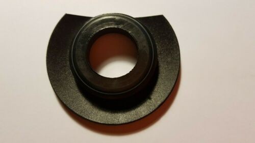 Rubber grommet 18 mm between water hose & heater BMW E10 / E6 1502 - 2002 turbo from 1971 CS-376130E10