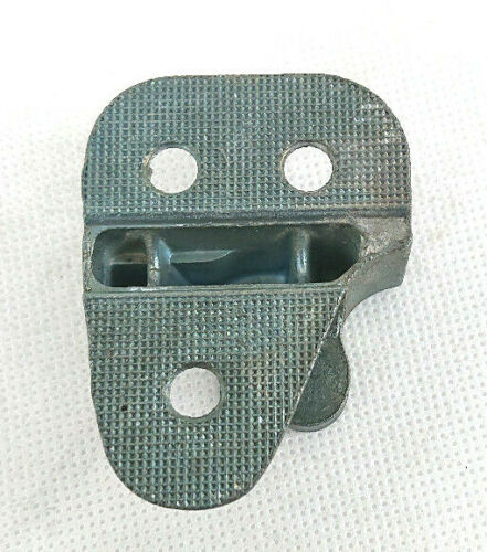 Locking wedge right for BMW 1500 - 2000 tii until 1969 CS-742125NK