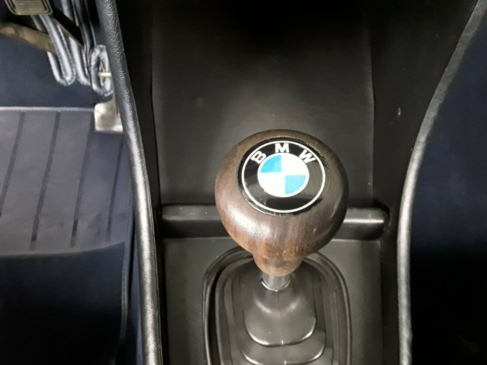 Gear knob wood screwed with BMW emblem BMW E3 2500 - 3,3 Li CS-232902E3