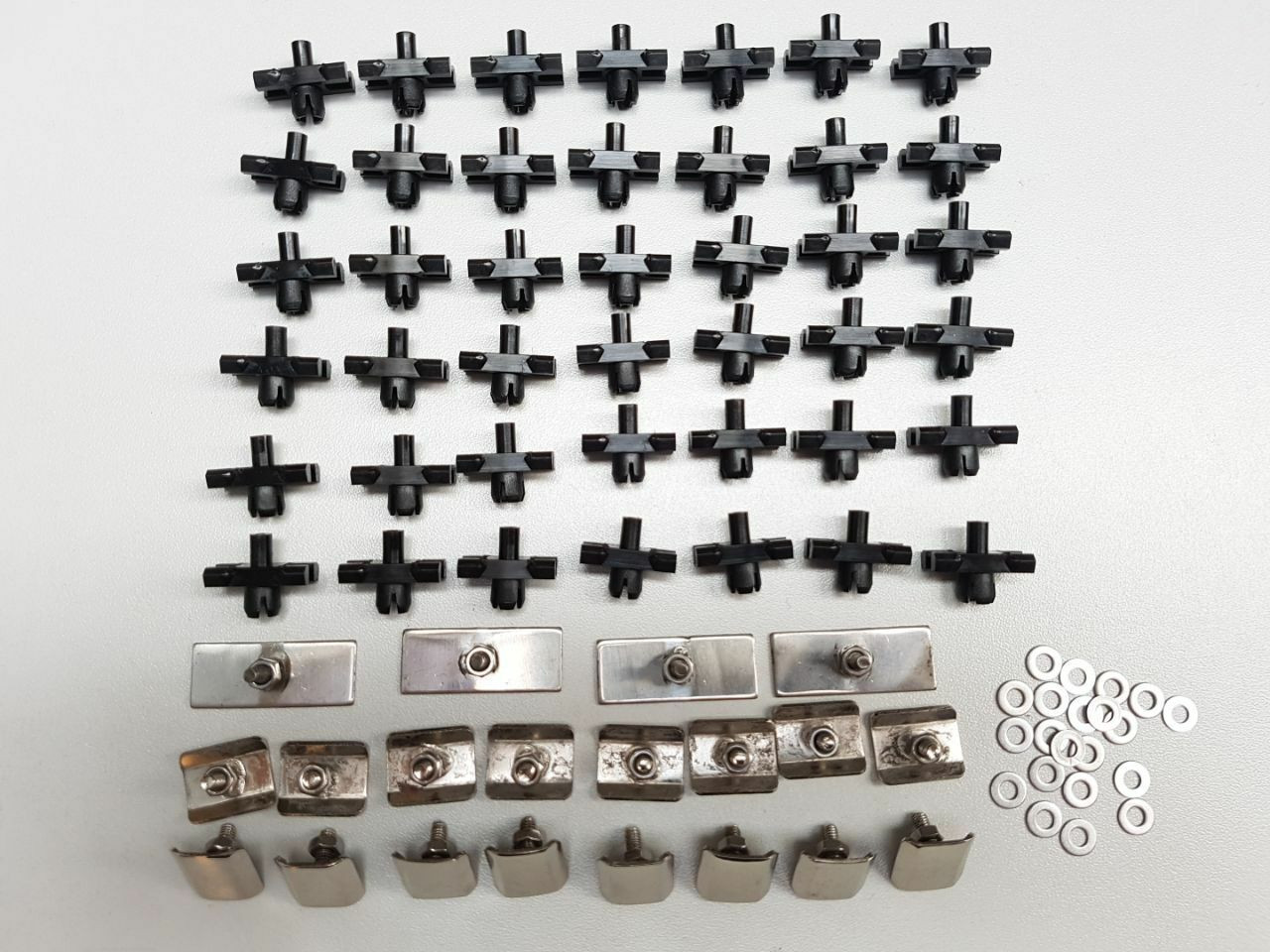 Attachment kit for upper circumferential trim (beltline) BMW E10 / E6 1502 - 2002 turbo CS-400001