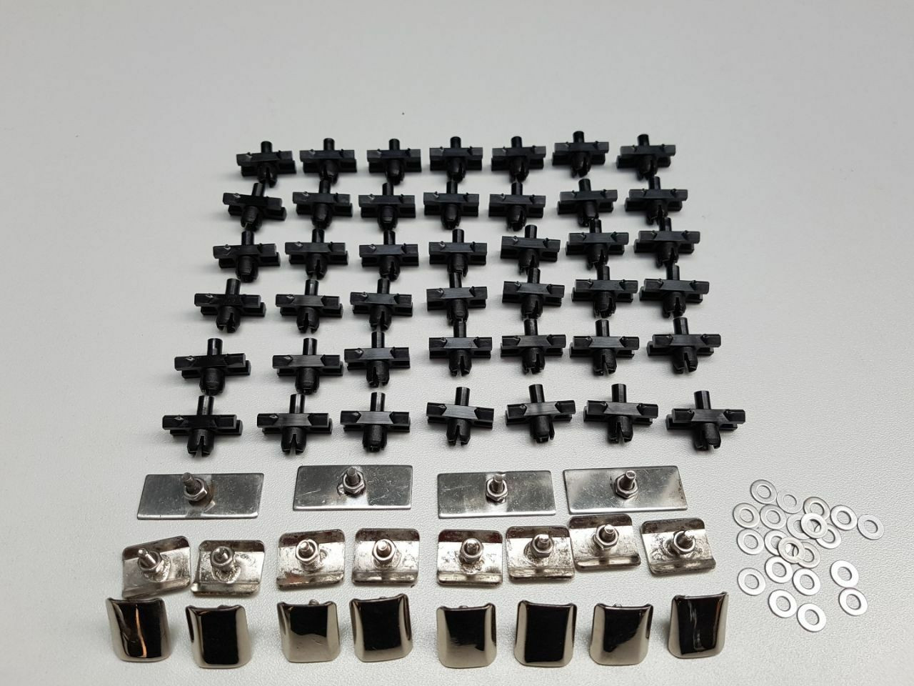 Attachment kit for upper circumferential trim (beltline) BMW E10 / E6 1502 - 2002 turbo CS-400001